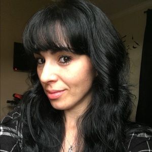 Meet your Posher, Mia